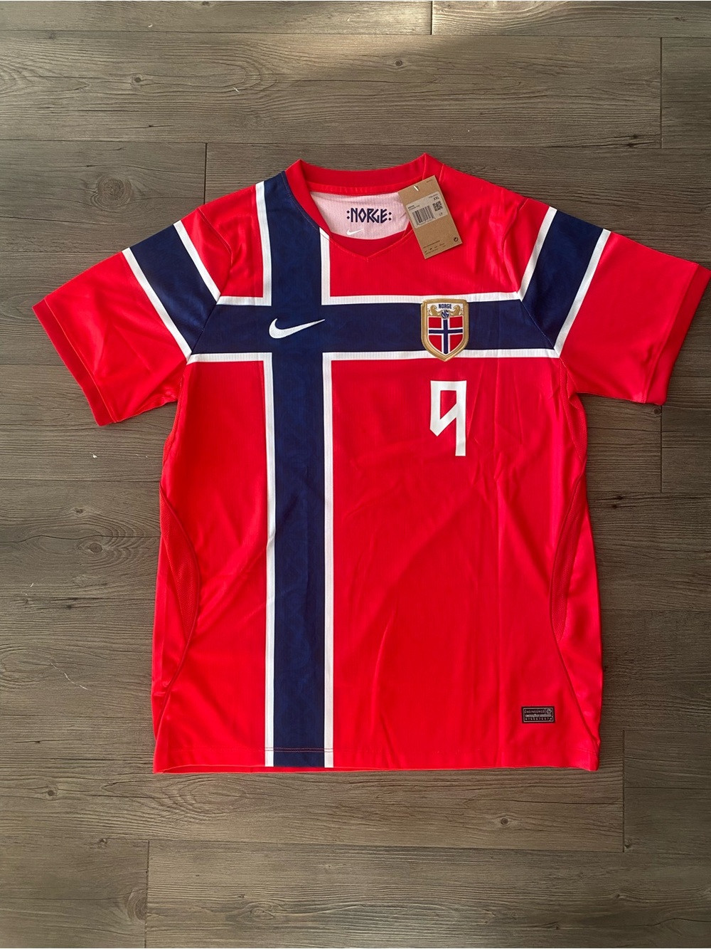 Nike Men’s Red Norway Football Jersey - Number 9